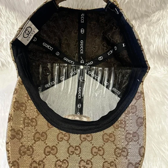 Beige GG Canvas Cap with Red and Green Stripe - Picture 4 of 4